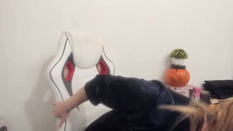 MIA online show from February 21, 2025, 9:22 pm