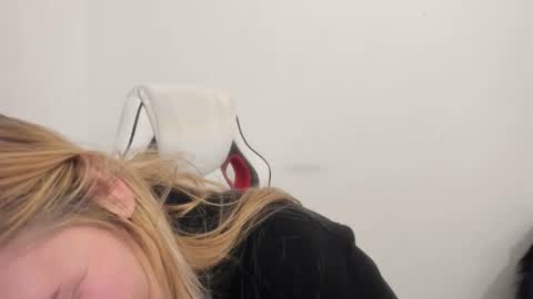 MIA online show from September 19, 2025, 11:05 pm