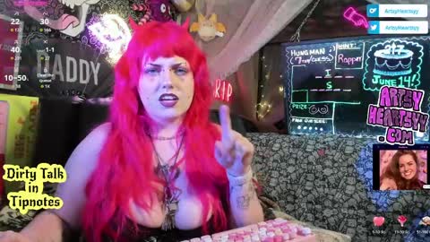 Snapshot of artsyheartsyy chatting on May 19, 2026, 12:49 am ArtsyHeartsyy online show from May 19, 2026, 12:49 am