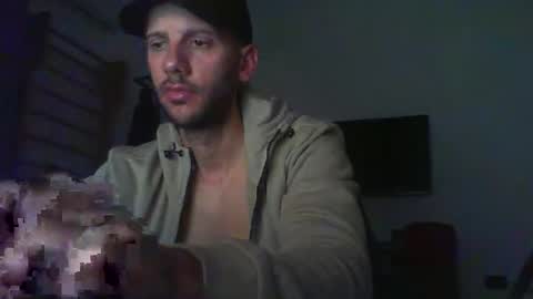 Snapshot of artur833 chatting on October 17, 2025, 9:17 pm artur833 online show from October 17, 2025, 9:17 pm