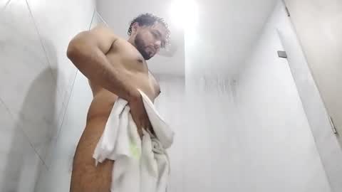 arturguy01 online show from December 19, 2024, 12:34 pm