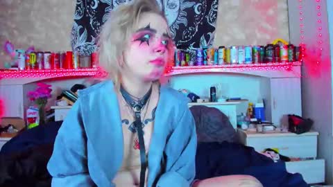 Aru online show from September 15, 2025, 7:03 pm