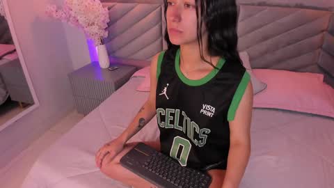 ARY THOMPSON online show from January 18, 2025, 7:37 pm