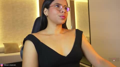 Snapshot of arya_ruiz chatting on October 15, 2025, 1:22 pm Arya online show from October 15, 2025, 1:22 pm