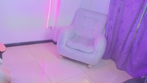 aryahmoonn online show from May 8, 2026, 4:29 am