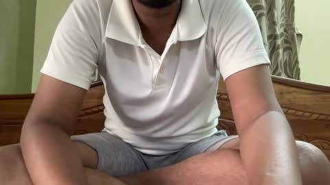 aryan_980763874 online show from May 15, 2026, 10:33 am