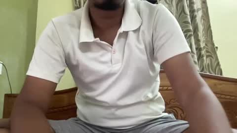 aryan_980763874 online show from May 16, 2026, 12:40 am