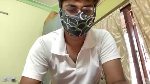 aryan_980763874 online show from May 18, 2026, 1:02 am