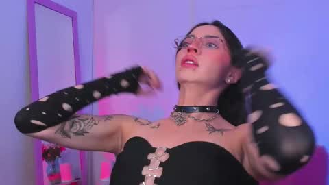 Snapshot of aryane_art_ chatting on October 11, 2025, 5:50 am carol online show from October 11, 2025, 5:50 am