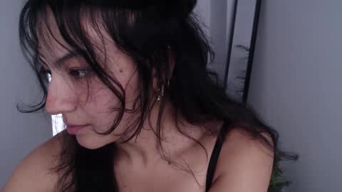 Snapshot of asaray_t chatting on February 27, 2026, 8:42 pm Saray online show from February 27, 2026, 8:42 pm