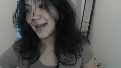 Snapshot of asaray_t chatting on March 5, 2026, 12:17 am Saray online show from March 5, 2026, 12:17 am