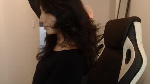 Snapshot of asaray_t chatting on March 26, 2026, 12:50 am Saray online show from March 26, 2026, 12:50 am