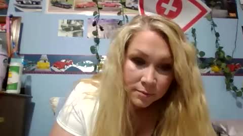 ash0ley online show from October 29, 2025, 8:32 pm