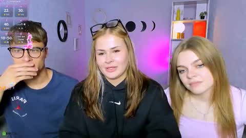 Snapshot of ash_raven_ chatting on September 19, 2025, 7:58 pm ash_raven_ online show from September 19, 2025, 7:58 pm