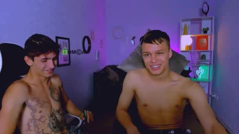 Snapshot of ash_raven_ chatting on October 4, 2025, 2:31 am ash_raven_ online show from October 4, 2025, 2:31 am