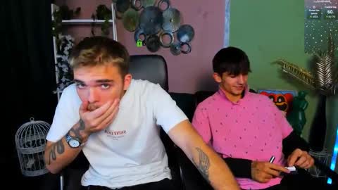 Snapshot of ash_raven_ chatting on October 9, 2025, 7:45 pm ash_raven_ online show from October 9, 2025, 7:45 pm