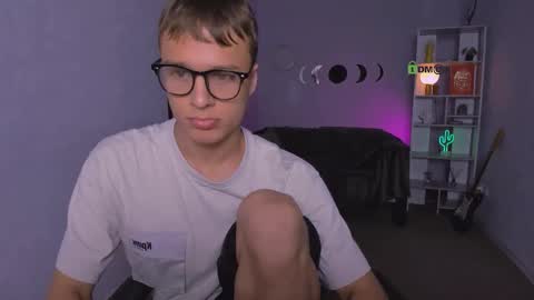 Snapshot of ash_raven_ chatting on October 16, 2025, 7:09 am ash_raven_ online show from October 16, 2025, 7:09 am