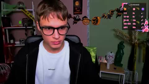 Snapshot of ash_raven_ chatting on October 31, 2025, 9:38 pm ash_raven_ online show from October 31, 2025, 9:38 pm