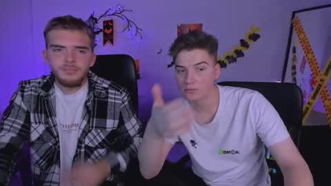 Snapshot of ash_raven_ chatting on November 2, 2025, 8:11 pm ash_raven_ online show from November 2, 2025, 8:11 pm