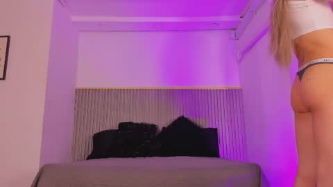 ash_valentine online show from July 18, 2026, 7:50 pm