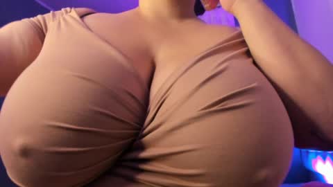 ashanty_vera01 online show from May 4, 2026, 3:57 am