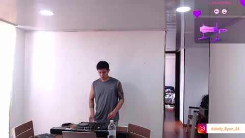 Ashley And Ryan  online show from November 14, 2025, 7:23 pm