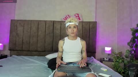 Asher online show from September 29, 2025, 10:03 pm