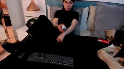 Ashkoreh online show from April 22, 2026, 3:46 pm