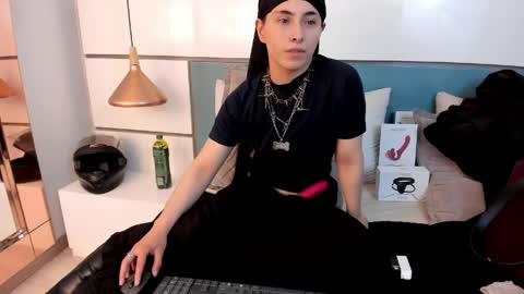 Ashkoreh online show from May 7, 2026, 8:58 pm