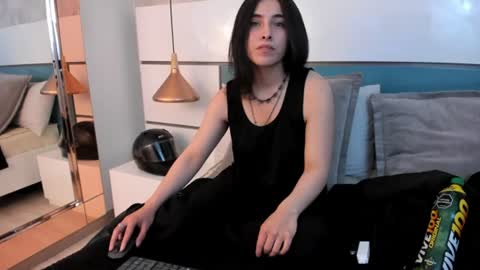 Ashkoreh online show from June 17, 2026, 8:21 pm