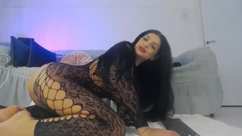 Snapshot of ashleeycherrie chatting on November 11, 2025, 6:02 am Iris online show from November 11, 2025, 6:02 am