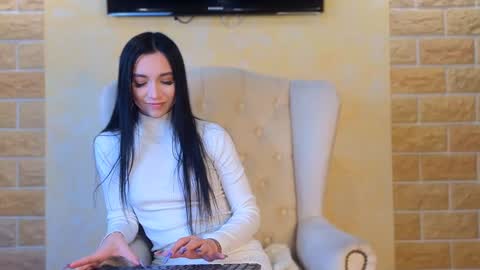 veronika online show from December 8, 2024, 9:24 am