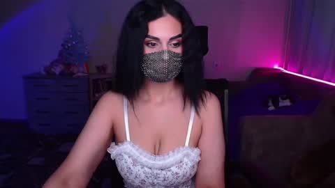   Yasmina   online show from January 25, 2025, 3:40 am
