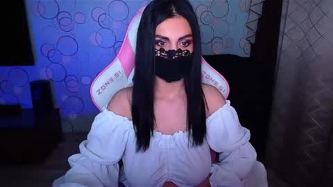   Yasmina   online show from November 12, 2025, 4:35 am