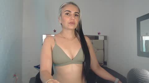 ashley__tylor online show from January 14, 2025, 9:24 am