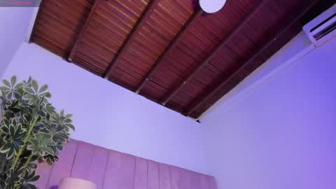ashley_beaomunt online show from May 5, 2026, 7:55 pm