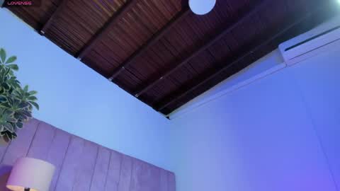 ashley_beaomunt online show from May 12, 2026, 12:57 pm