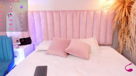 Snapshot of ashley_blake_ chatting on October 25, 2025, 8:14 pm Ashley online show from October 25, 2025, 8:14 pm