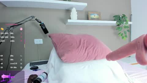 Ashley online show from November 2, 2025, 1:35 pm