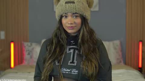 Snapshot of ashley_ospino chatting on February 23, 2025, 5:01 am Ashley online show from February 23, 2025, 5:01 am
