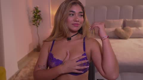  Ashley  online show from November 6, 2025, 11:37 pm