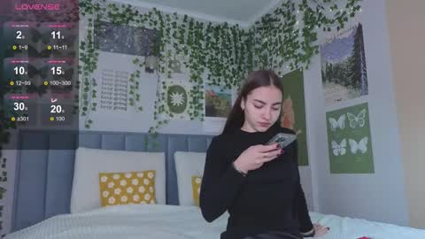 Ashle online show from September 22, 2025, 4:03 am