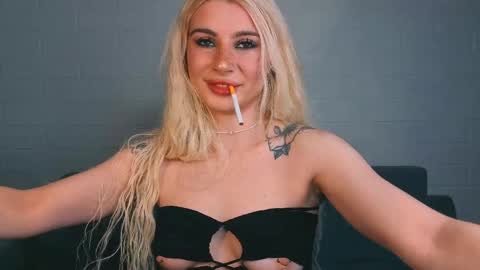 Ashley online show from May 6, 2026, 1:25 am