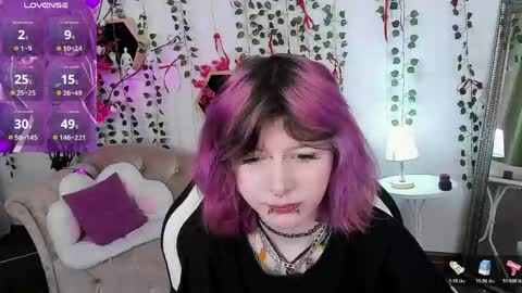 Snapshot of ashley_veil chatting on April 17, 2026, 9:07 pm Ashley online show from April 17, 2026, 9:07 pm