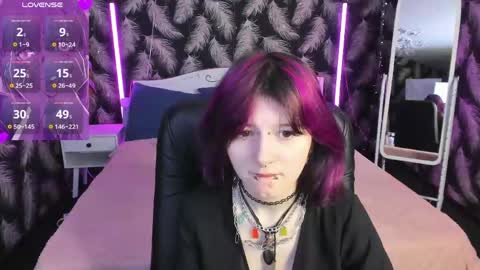 Snapshot of ashley_veil chatting on April 28, 2026, 9:42 pm Ashley online show from April 28, 2026, 9:42 pm