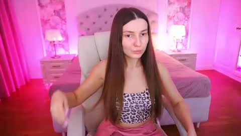 ashleybaee online show from June 19, 2026, 12:20 pm