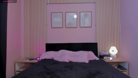 ashleycooper_2 online show from November 14, 2025, 5:44 pm