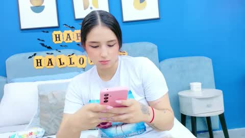 Snapshot of ashleyevans21 chatting on October 23, 2025, 8:18 pm Ashley Evans online show from October 23, 2025, 8:18 pm