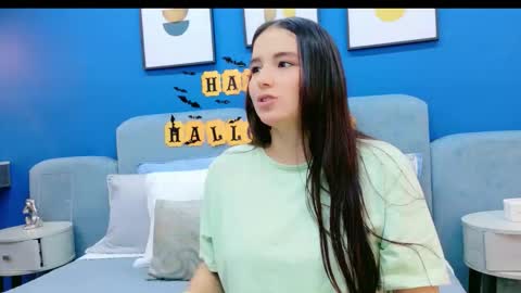 Snapshot of ashleyevans21 chatting on October 27, 2025, 8:24 pm Ashley Evans online show from October 27, 2025, 8:24 pm