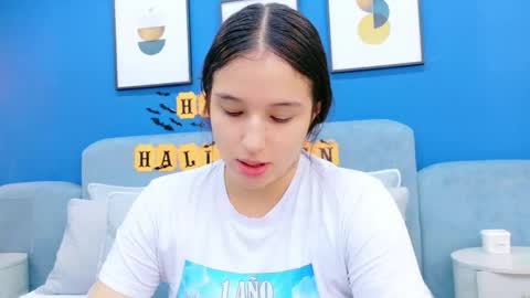 Snapshot of ashleyevans21 chatting on October 29, 2025, 8:32 pm Ashley Evans online show from October 29, 2025, 8:32 pm